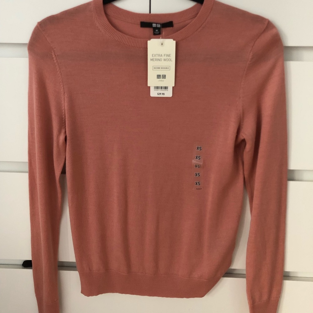 Uniqlo light pullover sweater